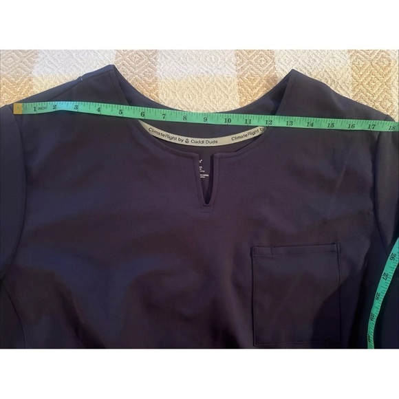 NWT Climate Right by Cuddl Duds Navy Scrub Top Size 2X Ion Anti-Bacterial Tech - Picture 7 of 9